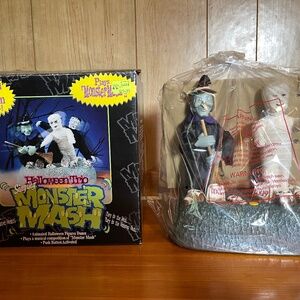 NOS 1997 Gemmy Halloween singing Monster trio-original box